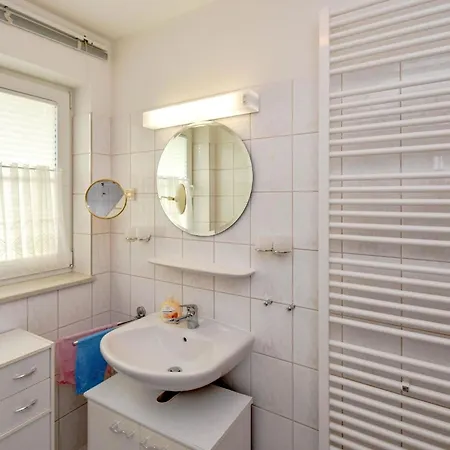 Апартаменты Fuer 5 Personen Ca 80 M In Thiessow, Mecklenburg-vorpommern Ruegen Тиссов